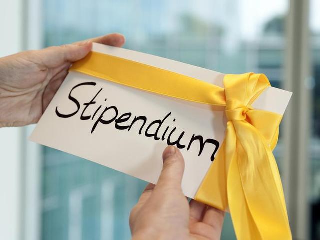 Минфин хочет существенно сократить количество получателей стипендий