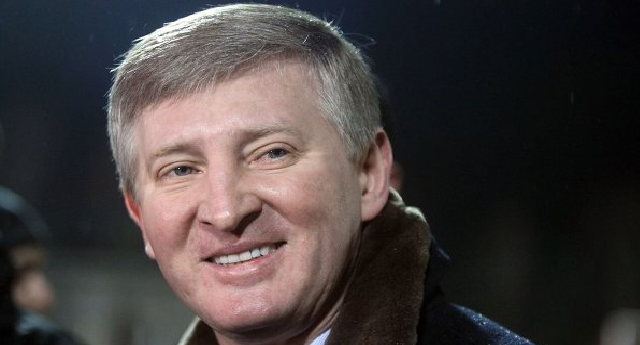 Ахметов купит доли в облэнерго для Порошенко – журналист