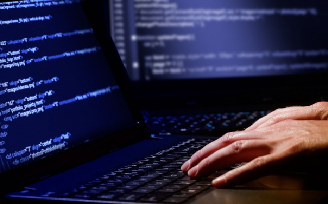 Киберполицейские Донетчины рассказали, как разоблачили мошенников, укравших 100 тысяч гривен со счетов семей тяжелобольных детей