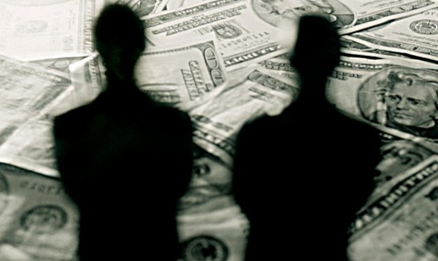 Деньги для «Стены» переводили фирме, директором которой была уборщица