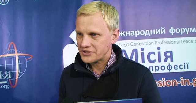 Критиков надо не давить, а благодарить, - Бутусов