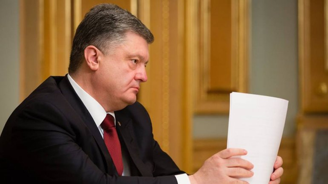 Порошенко поручил расследовать информацию NYT о ракетах КНДР