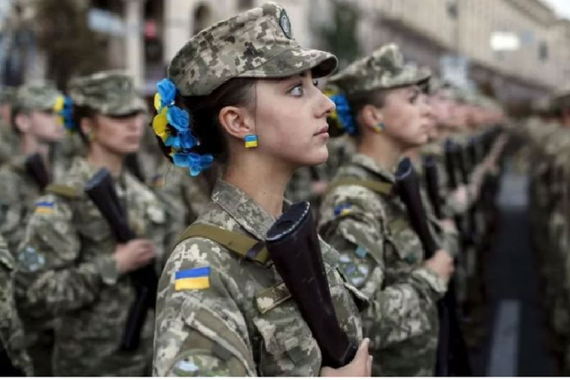 Тендітні захисниці батьківщини: Топ-5 красунь-бійців АТО