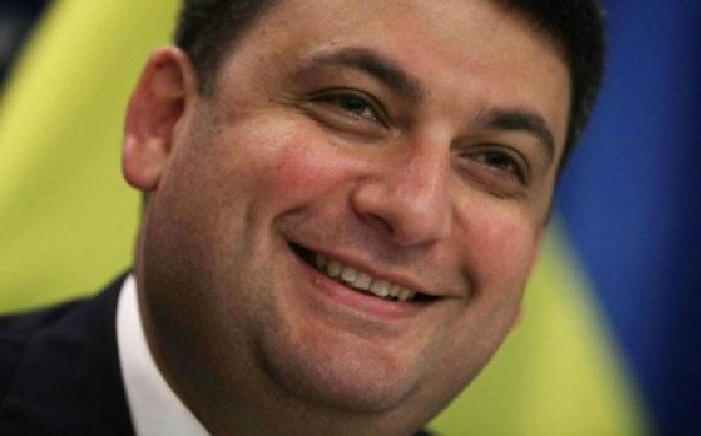 Гройсман влаштує собі набір публічних "гройсманоботів" – Томенко