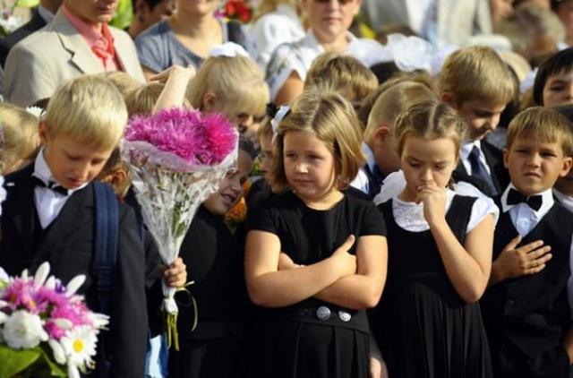 Батьки школярів прохають чиновників не приходити на лінійки 1 вересня