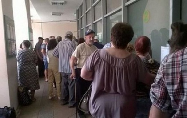 Как толпы киевлян пытались оплатить бандитские незаконные платежки "от Кличко"