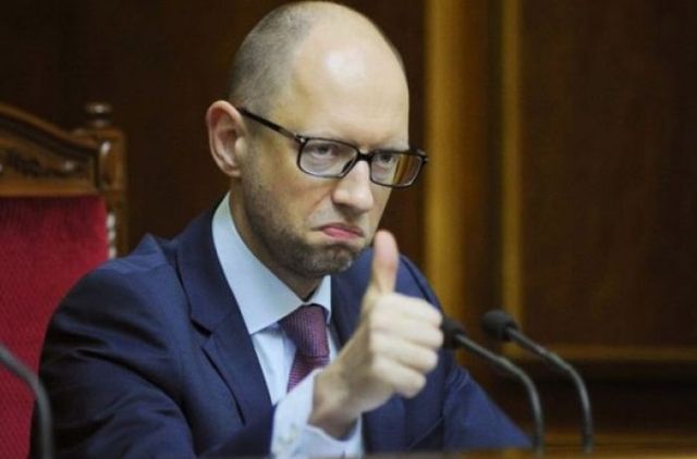 СМИ: Яценюк купил крупный телеканал за день до начала Майдана