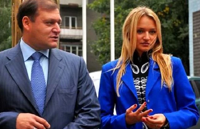 Платье за сотни тысяч и элитный алкоголь: как отдыхает дочь Добкина