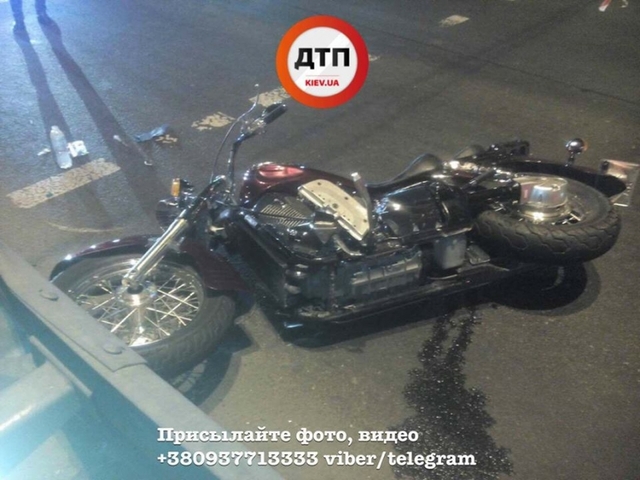 В Киеве произошло жуткое ДТП с мотоциклистом
