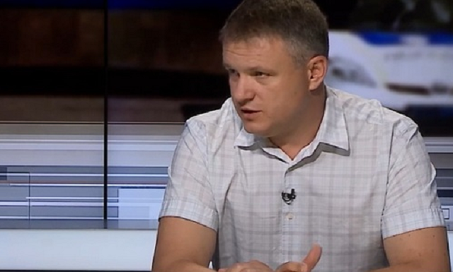 Дискусія про короткоствольну зброю для українців вкрай шкідлива - радник Авакова