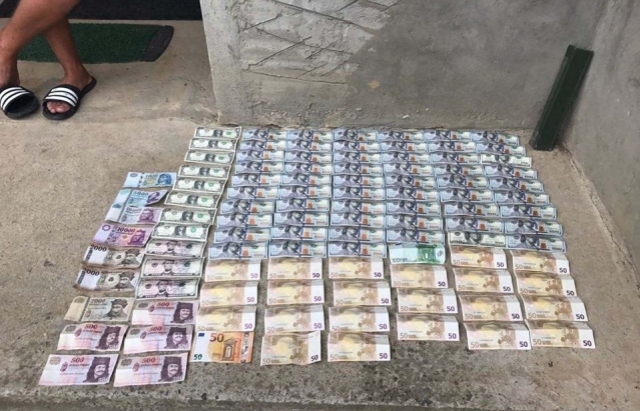 На Закарпатті суддю-хабарника залишили на волі, він повернеться на роботу