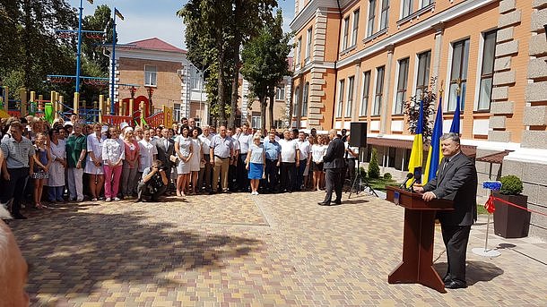 Порошенко: в ближайшие месяцы пенсии в Украине вырастут