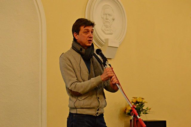 Экс-нардеп: Российский центр в Киеве работает абсолютно законно