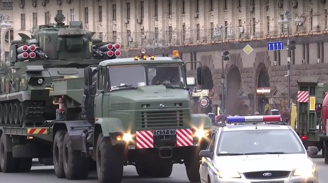 На Крещатике открылась выставка боевой техники