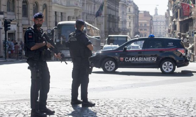 Charlie Hebdo высмеял карикатурой теракт в Барселоне