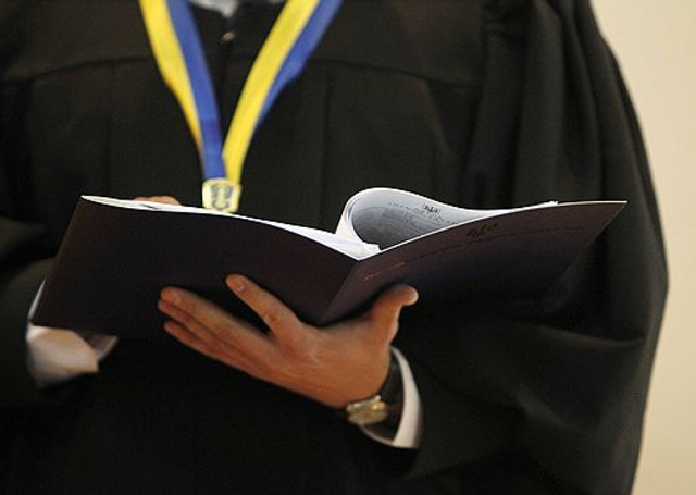 Як Чернівецький суддя Ігор Лисак насудив собі на палаци та Лексуси