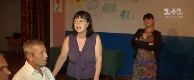 В Николаевской области заведующая клуба вместе с дочкой избили школьницу