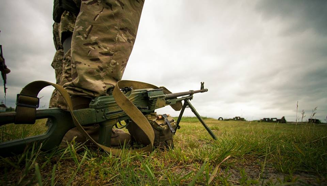 Боевики сорвали перемирие: ночью в АТО погиб украинский военный