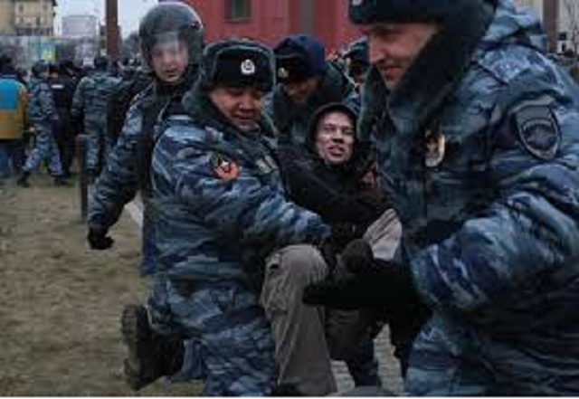 Гай показал, как Россия "откатилась назад" в 1937 год