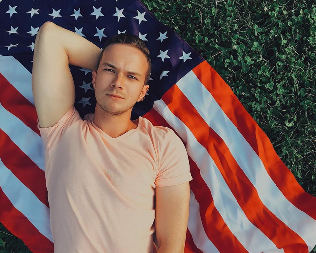 Одет «не по понятиям»: В Москве забили до смерти известного блогера