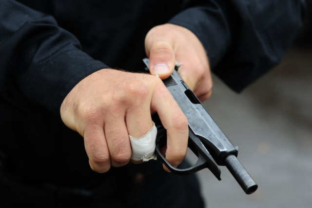 В Киеве правоохранители задержали мужчину, устроившего стрельбу в парке