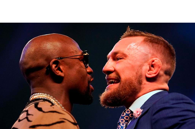 Взял и выпил. МакГрегор поразил неожиданным поступком после боя с Мейвезером