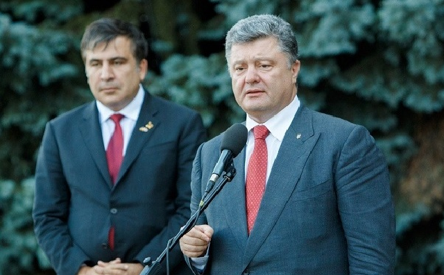 У Порошенко нет времени думать о действиях Саакашвили – Луценко