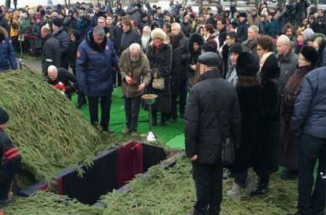 «Закопати як скотину»: священик відмовився ховати одного чоловіка