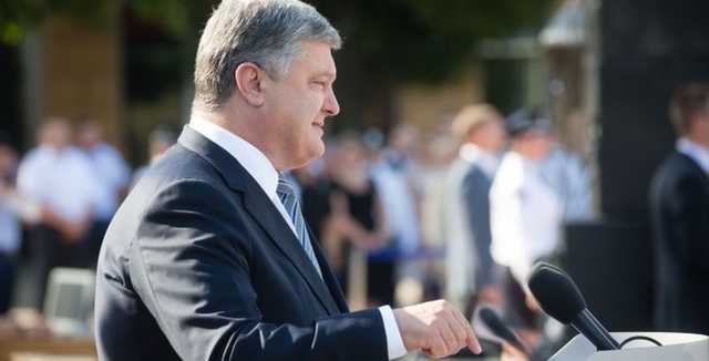 Порошенко похвастался своими школьными оценками