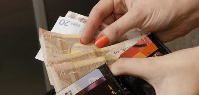 Мужчинам, которые не платят алименты, могут запретить выезд за границу