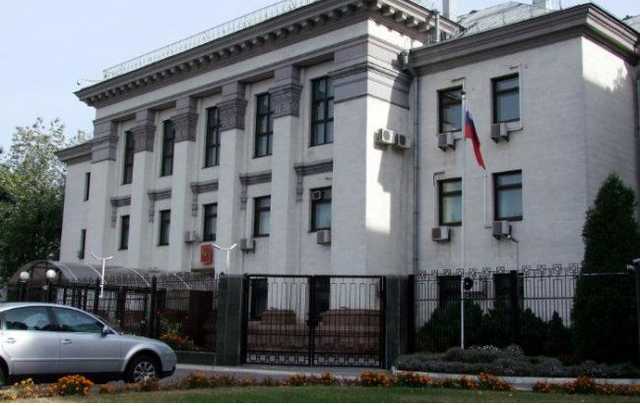 «Они не хотят ехать обратно»: работники консульства РФ в Сан-Франциско хотят получить политубежище в США