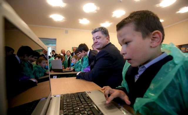 Будучи учеником, Порошенко торговал сигаретами и жвачками - педагог