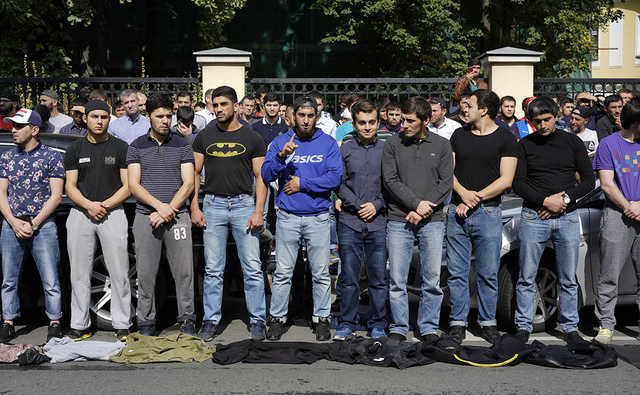 Это вам не школьники: полиция в Москве опозорилась на протесте мусульман