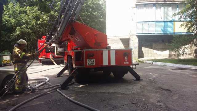 У Києві пожежа знищила квартиру на дев’ятому поверсі житлового будинку, – ЗМІ