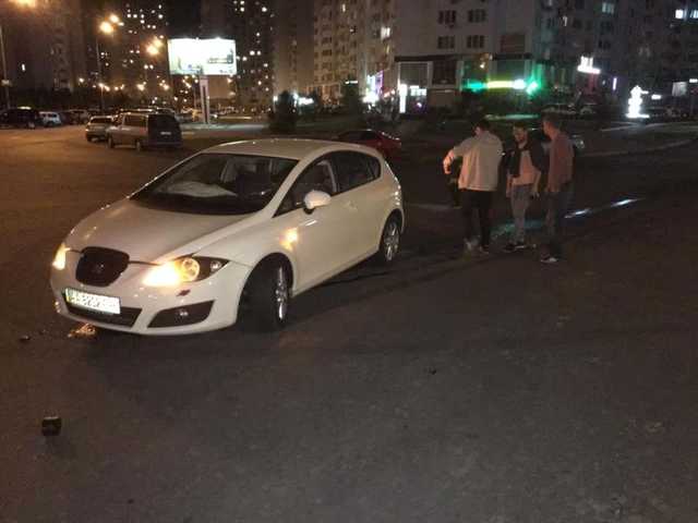 Вся дорога в торчащих люках: в Киеве чудом избежали страшной трагедии