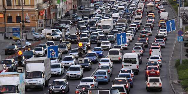 Водители нерастаможенных машин объявили бессрочную забастовку. Заторы будут долго