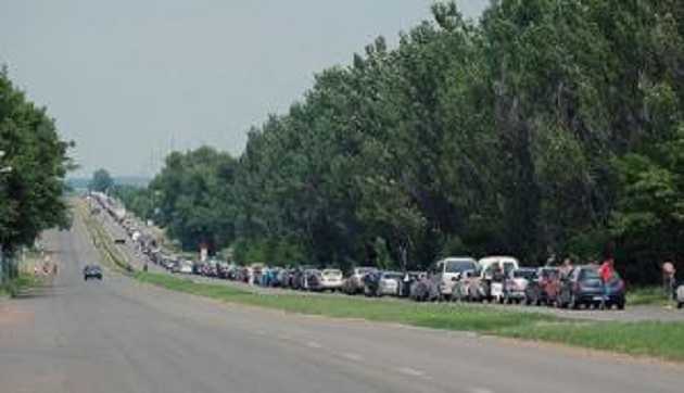 На блокпосту боевиков под Донецком ночевали около 200 автомобилей