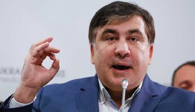 Саакашвили начал обзывать Порошенко "диким барыгой" из-за задержки поезда