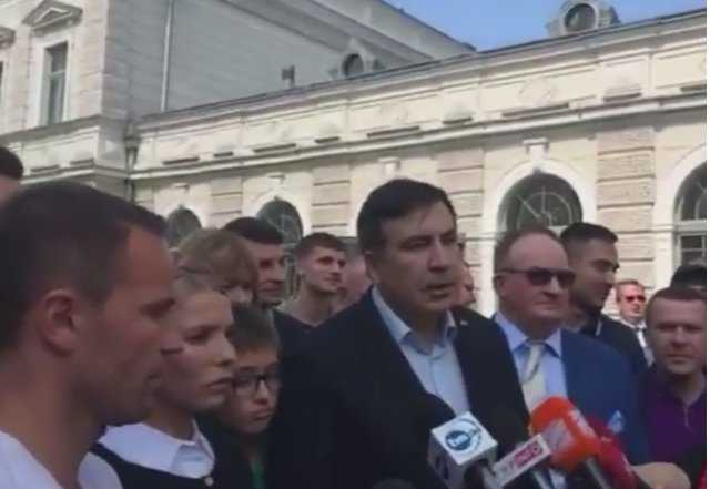 Поїзд з Саакашвілі рушив з Перемишля, його зупинили