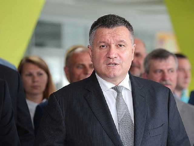 Аваков попросил не называть командира роты Нацполиции Голубана "предателем"