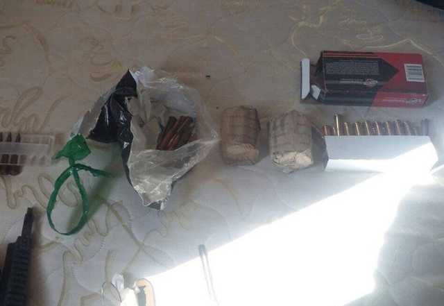 Под Херсоном спецназ задержал преступную группу с арсеналом оружия