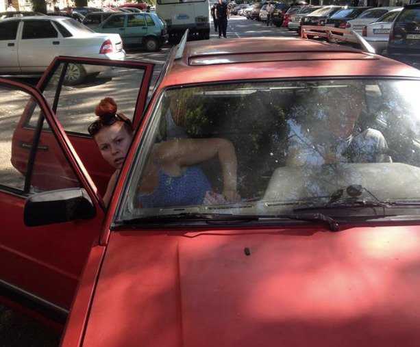 Проехали полстраны: в центре Одессы поймали туристов на «колорадском» авто