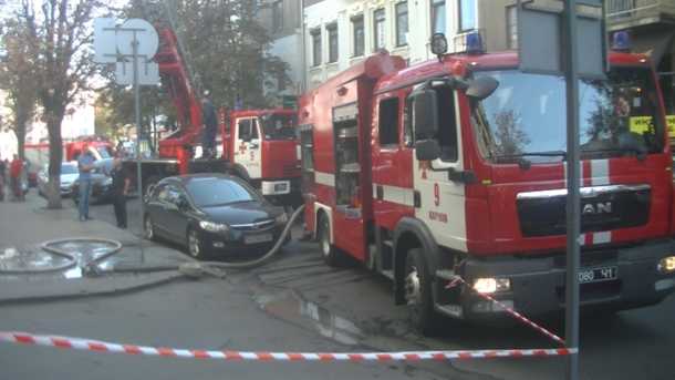 Пожар в Харькове: спасатели эвакуировали девять человек