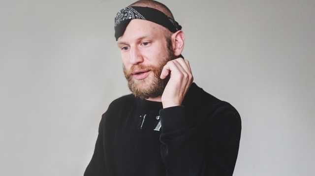 Любителю России Ивану Дорну в Москве вместо награды вручили бутылку