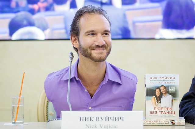 Легендарный Ник Вуйчич прилетел в Киев, чтобы выступить на Крещатике