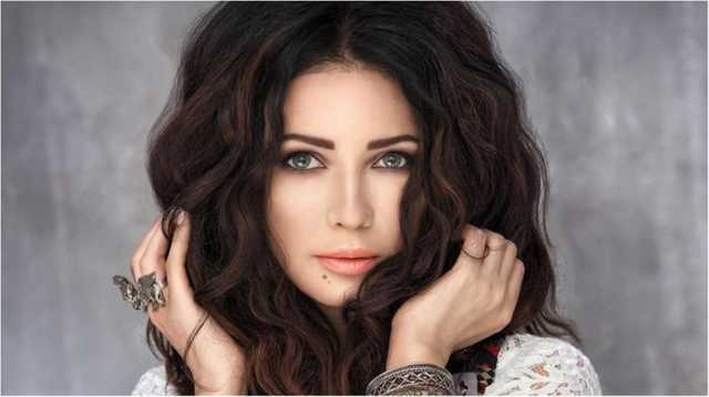 Певицу Lama задержали в аэропорту Турции