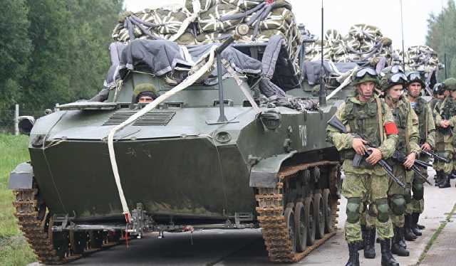 На учениях «Запад-2017» сержант набросился с автоматом на журналистов