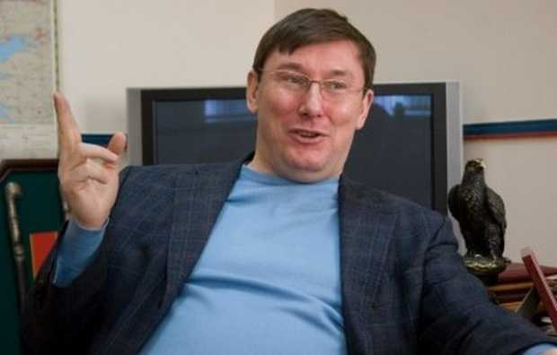 У Луценко закупили два элитных внедорожника за 2,5 миллиона