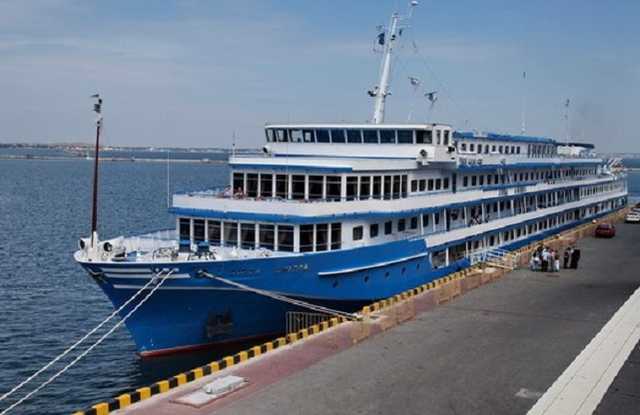 Украинский теплоход сменил флаг и отправился в оккупированный Крым