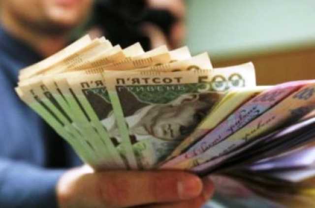 Чому українцям нині не варто брати кредити у банках